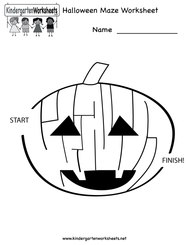 Halloween Maze Worksheet   Free Kindergarten Holiday