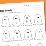 Worksheet Wednesday: Boo Vowels   Paging Supermom